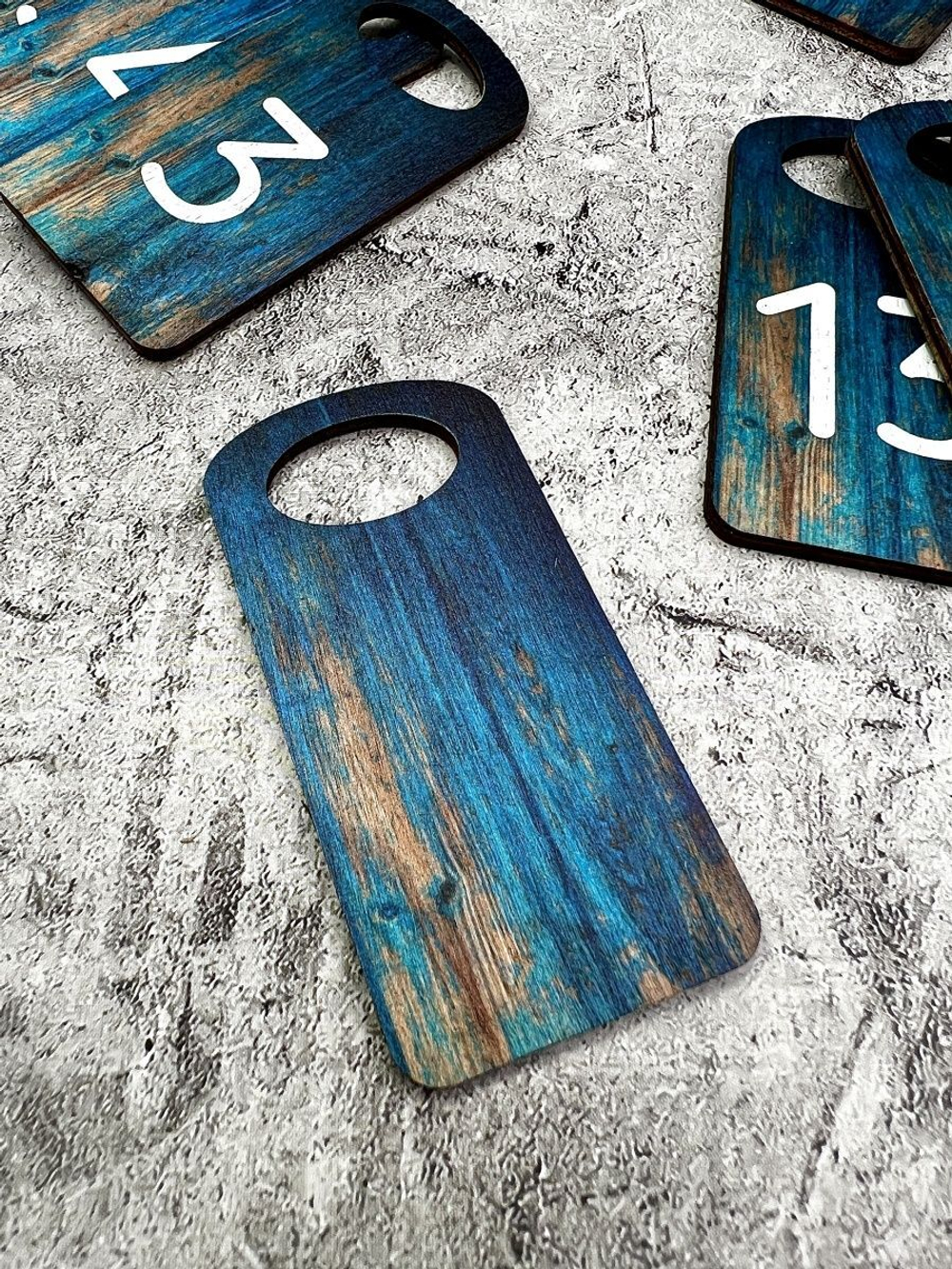 Номерки для гардероба дерево 4х8 см