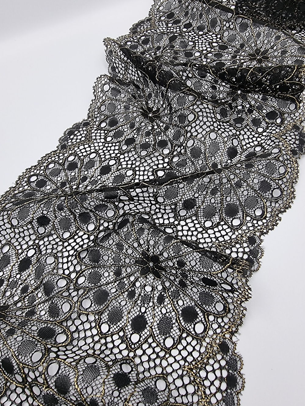 Кружево эластичное чёрный/золото К621