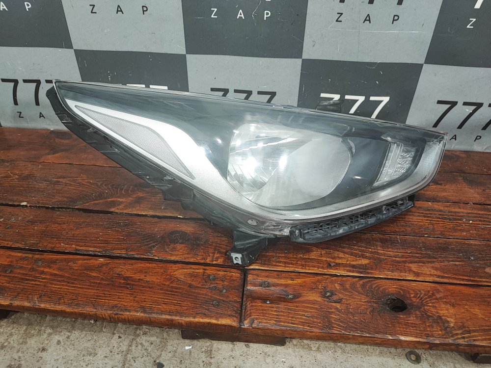 Фара правая галоген Hyundai Solaris 2 (HCR) 17-20 Б/У Оригинал 92102H5000