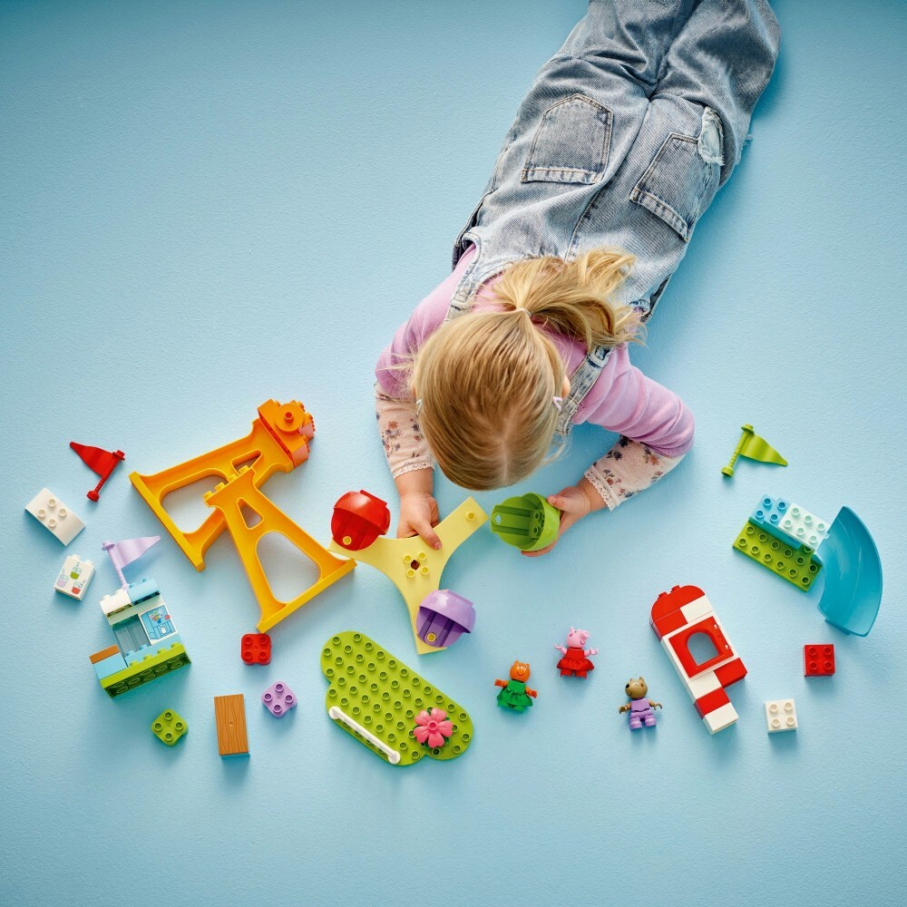 LEGO DUPLO Пеппа - Счастливый город 10453