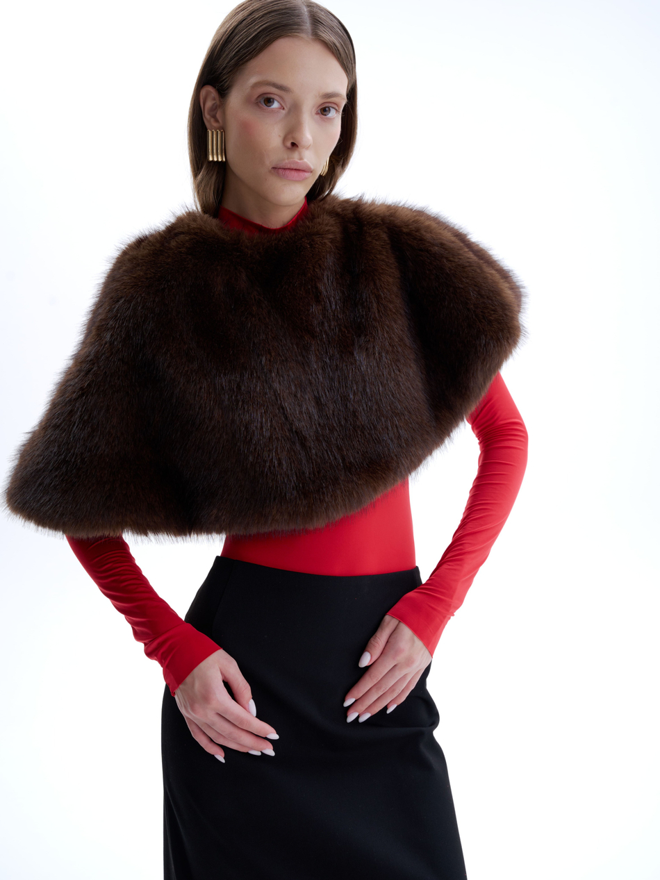 Асимметричная меховая накидка