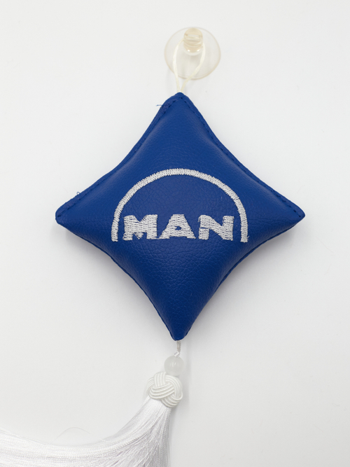 Ромб объемный на присоске MAN (экокожа, синий, белая вышивка, кисть)
