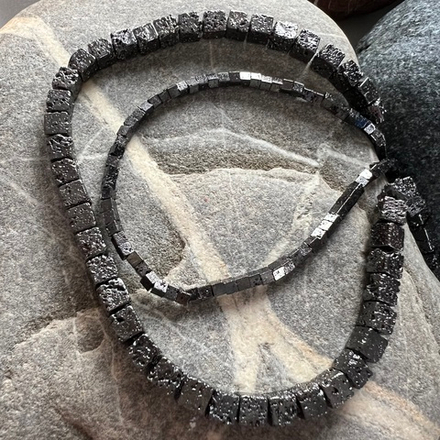 Вулканическая лава. Камни для изделий на заказ. Цена зависит от вида заказанного изделия