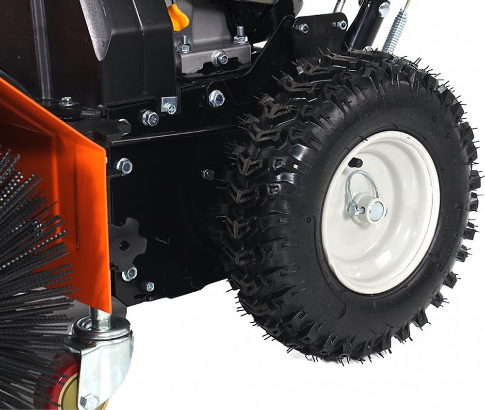 Бензиновая самоходная подметальная машина YARD FOX 600SL