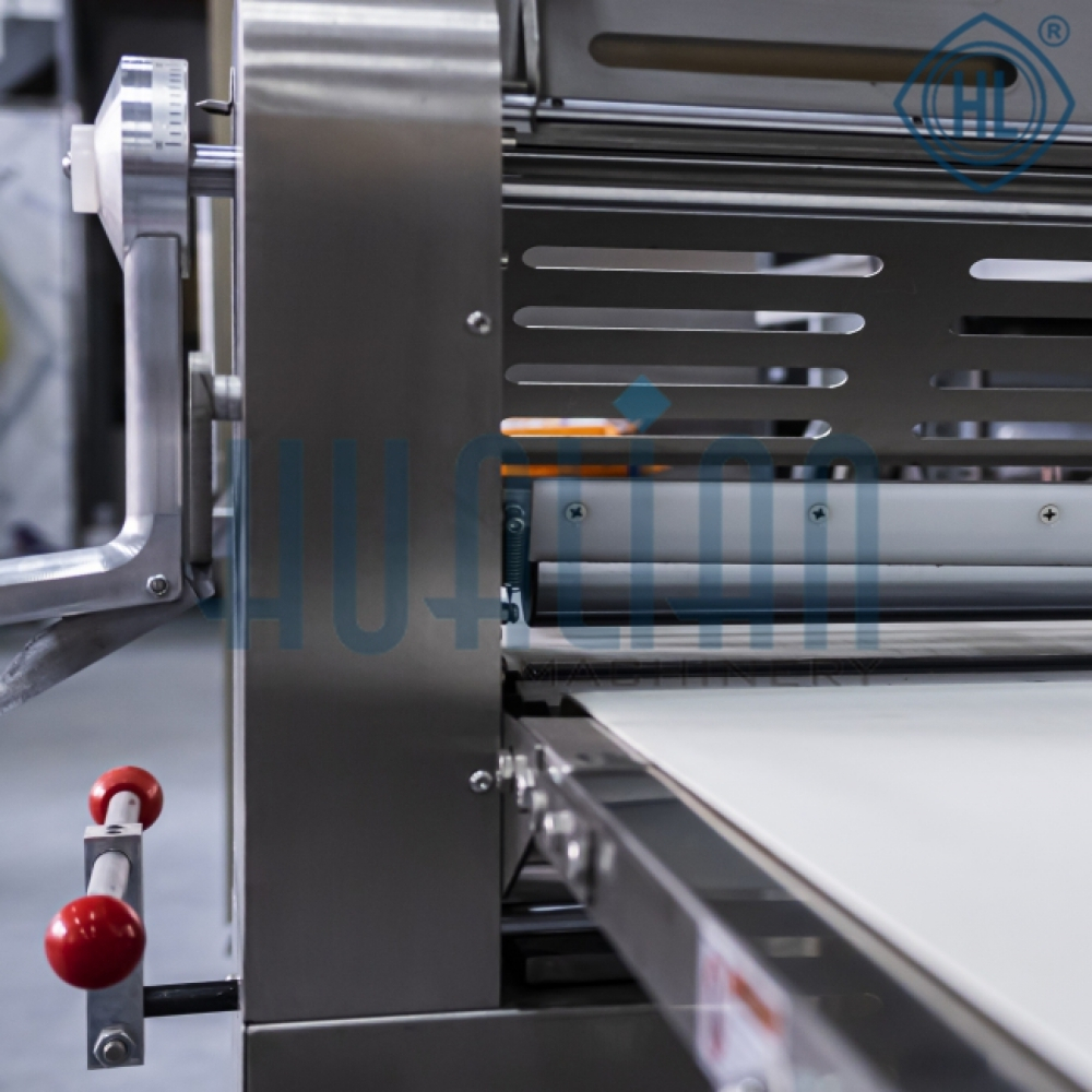 Тестораскаточная машина YP-520