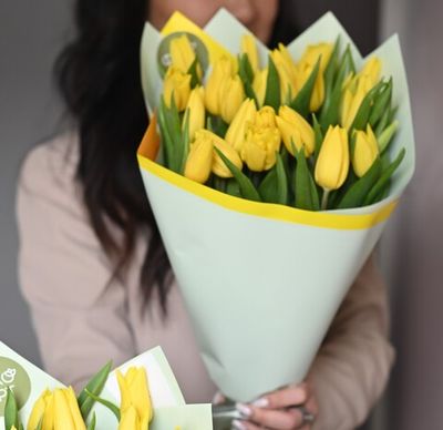 21 жёлтый тюльпан