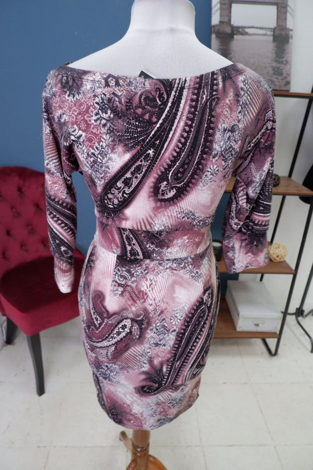 Платье с ярким принтом 40/42 размер, новое