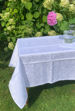 Скатерть 150x220 и 8 салфеток EmilioGatti Florida белые