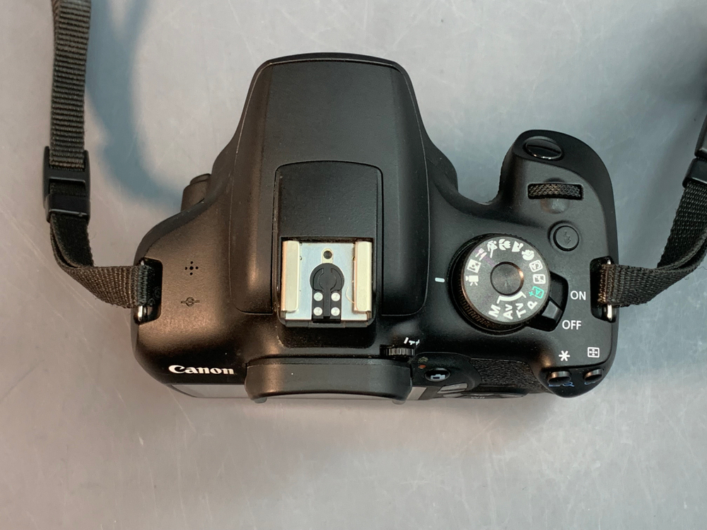 Canon EOS Rebel T7 (Canon 2000D) 19.100 Кадров