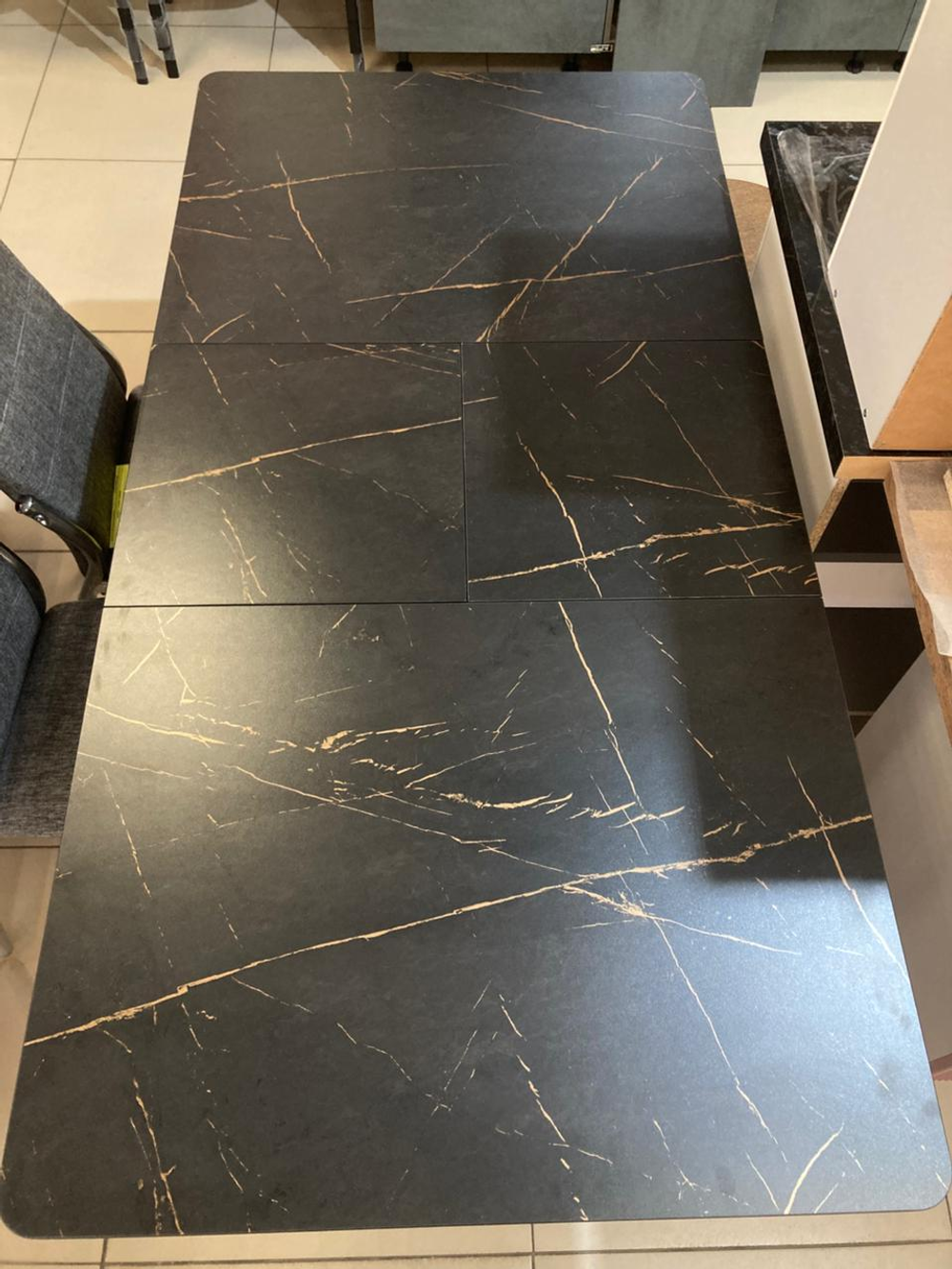 Стол разд пластик Миллер бабочка К-т ног №5 черный Царг.пояс 930 черный Ст-ца каспий черное золото