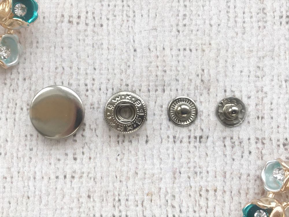 Кнопка установочная, металл, пр-во Китай, d 1,2 см, никель