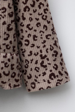 ZARA ФУТБОЛКА С ПРИНТОМ И ОБОРКОЙ ИЗ МЯГКОЙ ТКАНИ, СЕРО-КОРИЧНЕВЫЙ