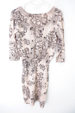 Платье нежно-розовое 40-42 размер