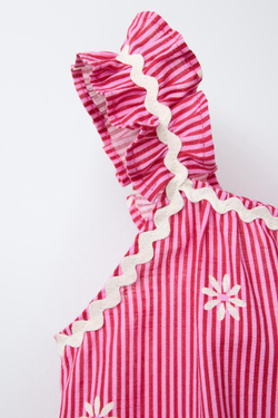 ZARA КОРОТКИЙ КОМБИНЕЗОН В ПОЛОСКУ С ВОЛНИСТЫМИ ДЕТАЛЯМИ, ЦВЕТ ФУКСИИ