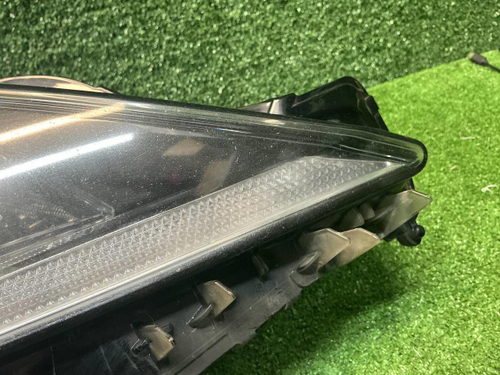 Фара правая Toyota Camry xv70 (2017-н.в.) LED