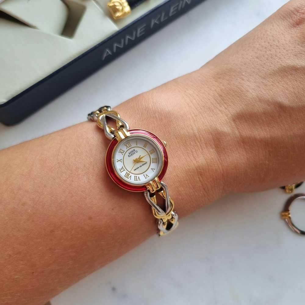 Часы Anne Klein со сменными безелями и ремнями