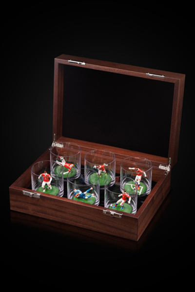 Подарочный набор "Футбольный клуб России" в футляре из ореха.