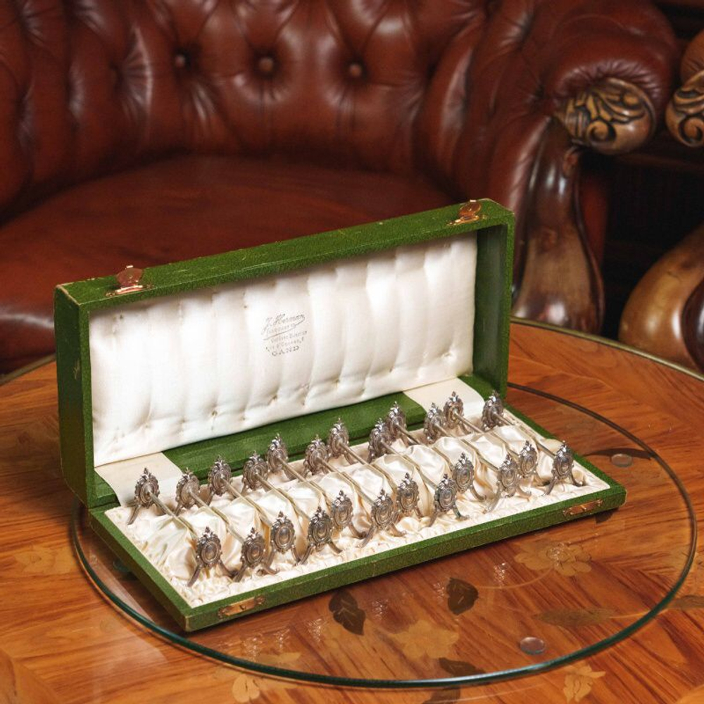 Набор подставок для ножей или столовых приборов