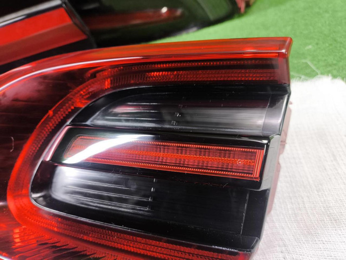 Фонарь правый внутренний Porsche Macan (2014-2018)