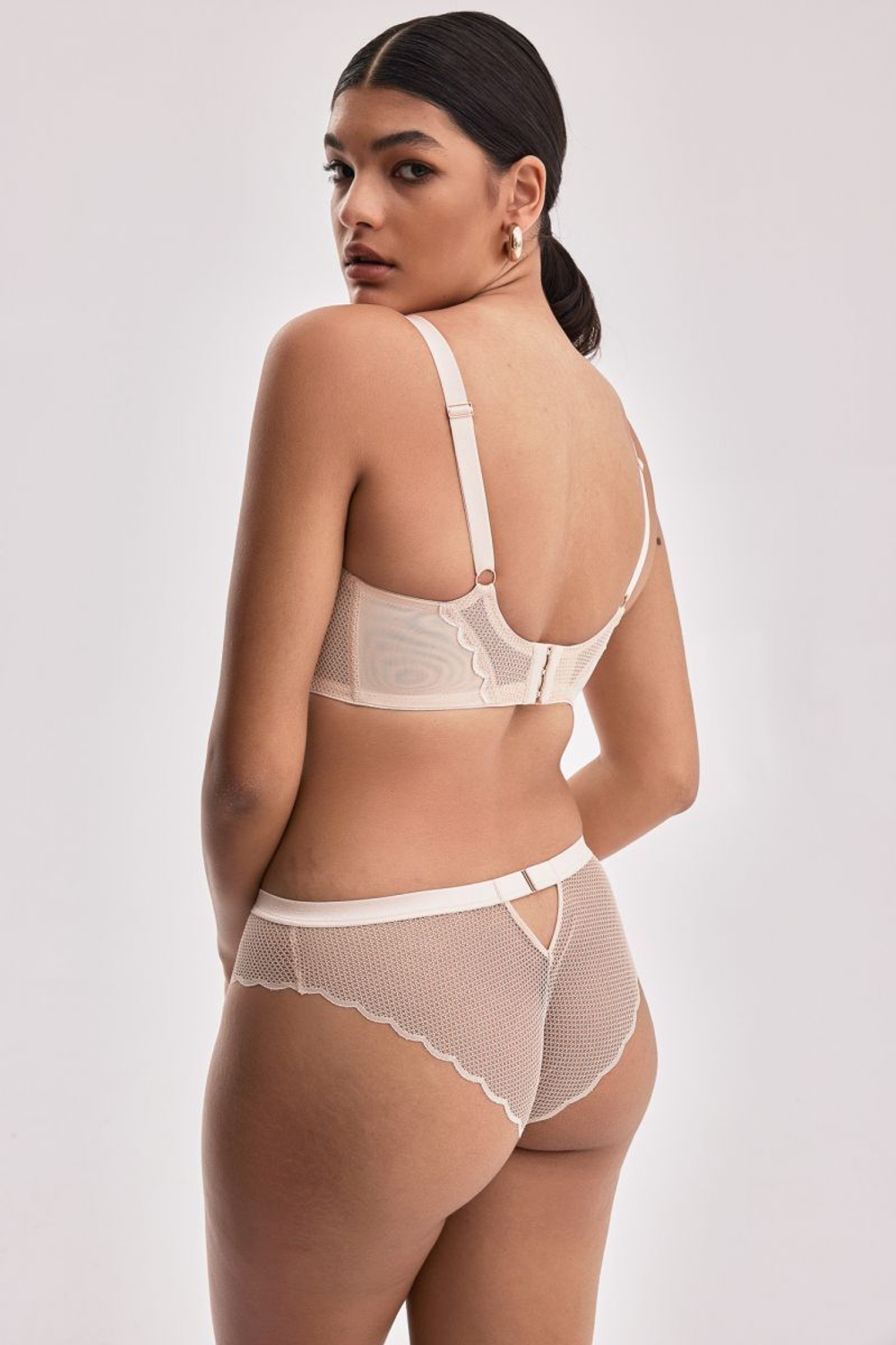 Телесный бюстгальтер Chita с чашками на тонком поролоне (Размер: 65I) (Цвет: телесный)