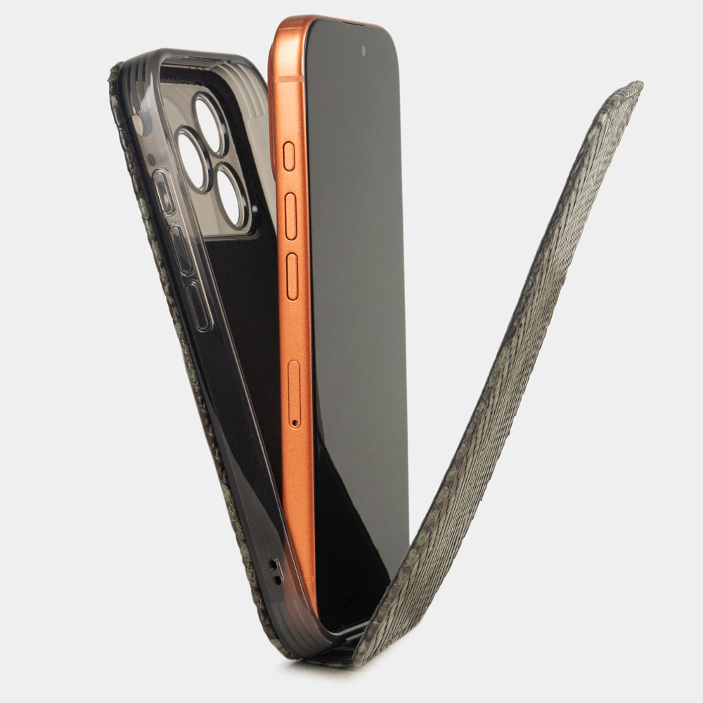 Чехол для iPhone 17 Pro кожаный, питон зеленого цвета