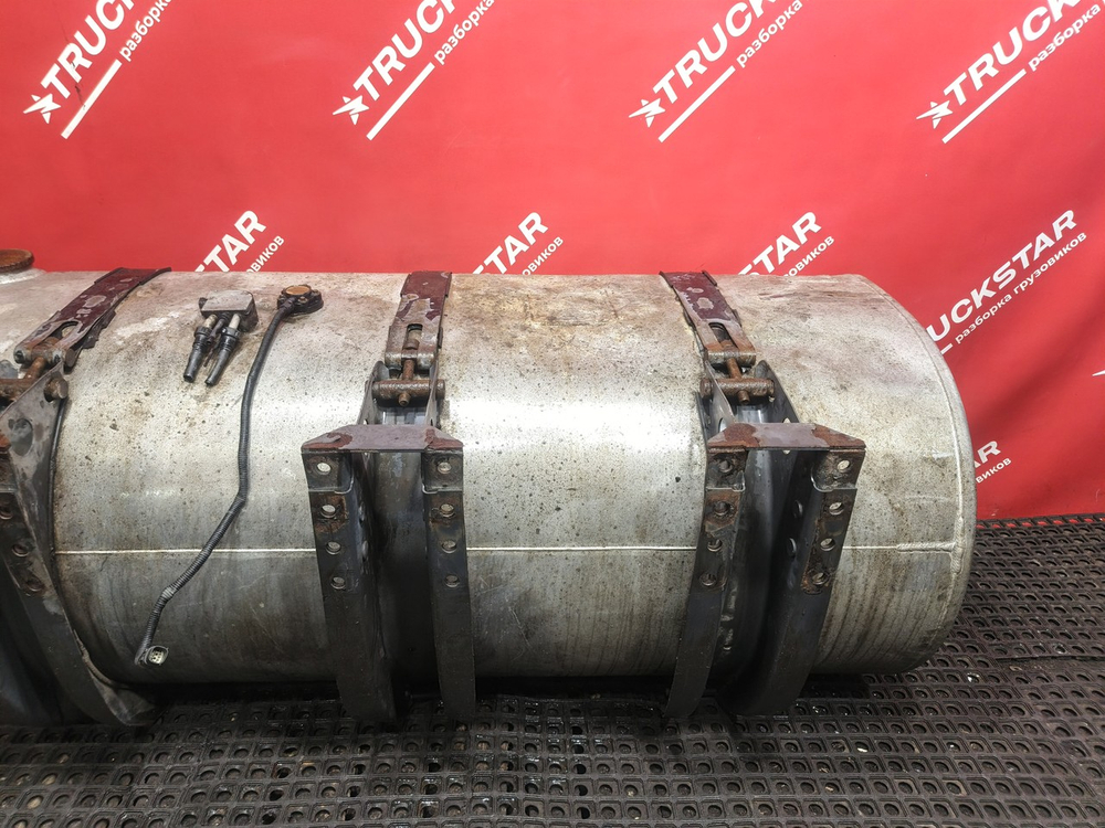 Бак топливный в сборе 730L
