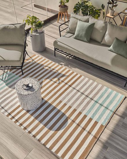 Диван Mareluz трехместный черный стальной La Forma Испания