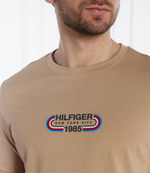Футболка HILFIGER TRACK GRAPHIC Tommy Hilfiger - бежевый(MW0MW34429)