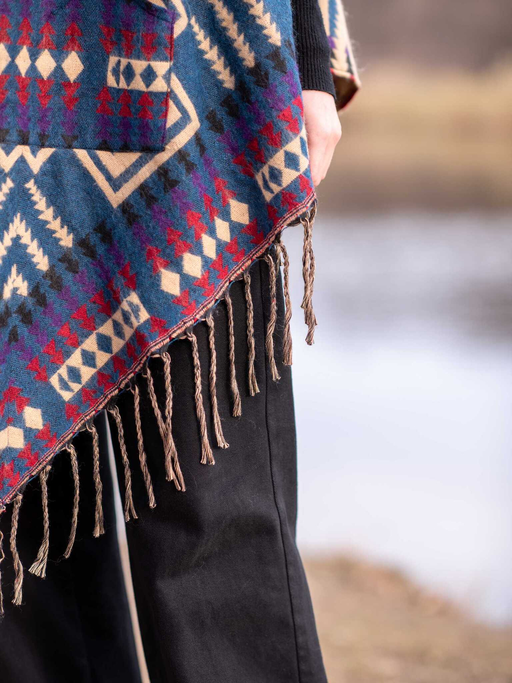 Пончо женское шерстяное с орнаментом