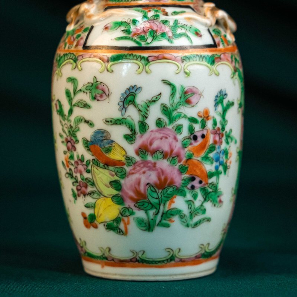 Ваза с сюжетами старинного Китая