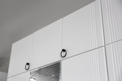 Антресоль трехдверная "Ева" 117.01 (белое дерево/белый матовый)