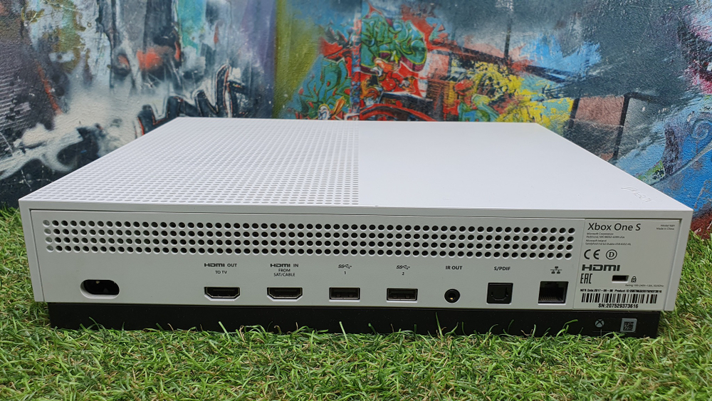 Игровая приставка Microsoft Xbox One S 500 ГБ HDD