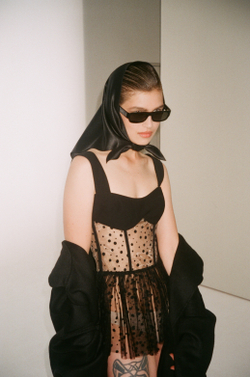 Топ в горох с баской