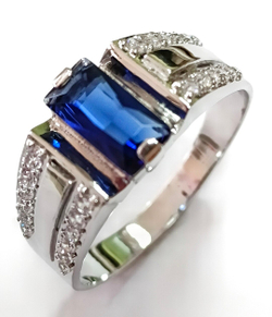 Ювелирное мужское кольцо из серебра с фианитами