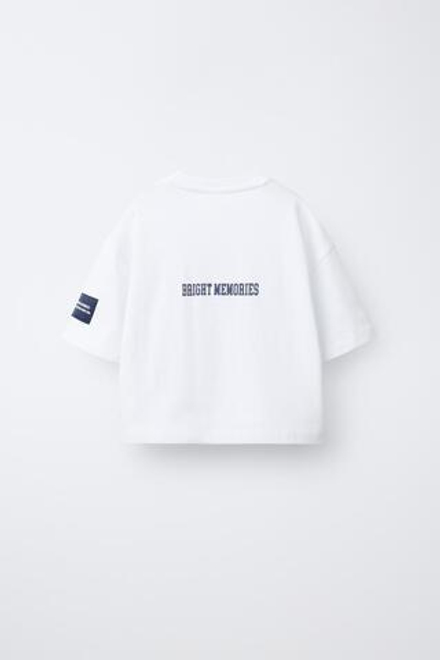 ZARA ФУТБОЛКА В СТИЛЕ ПРЕППИ С НАДПИСЬЮ, БЕЛЫЙ