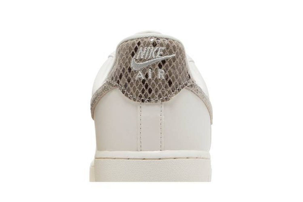 Кроссовки Nike Air Force 1 '07 (Женская размерная сетка)