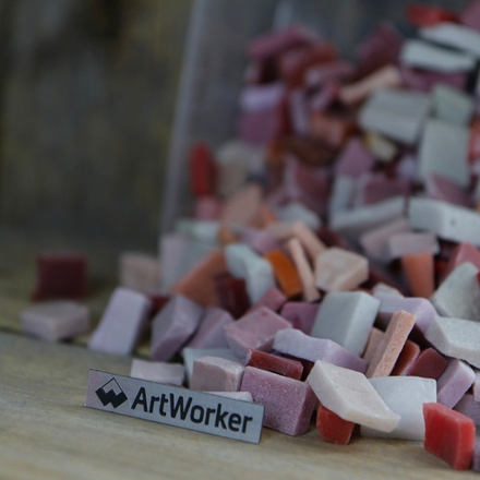 Смальта колотая разноформатная красных оттенков, 1.3 кг