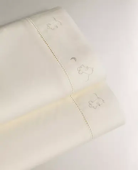 ZARA HOME ДЕТСКАЯ ПРОСТЫНЯ С ВЫШИВКОЙ, ЖЕЛТОВАТО-БЕЛЫЙ