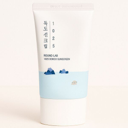 Солнцезащитный крем для проблемной кожи с морской водой Round Lab 1025 Dokdo Sunscreen SPF50+ PA++++, 50мл
