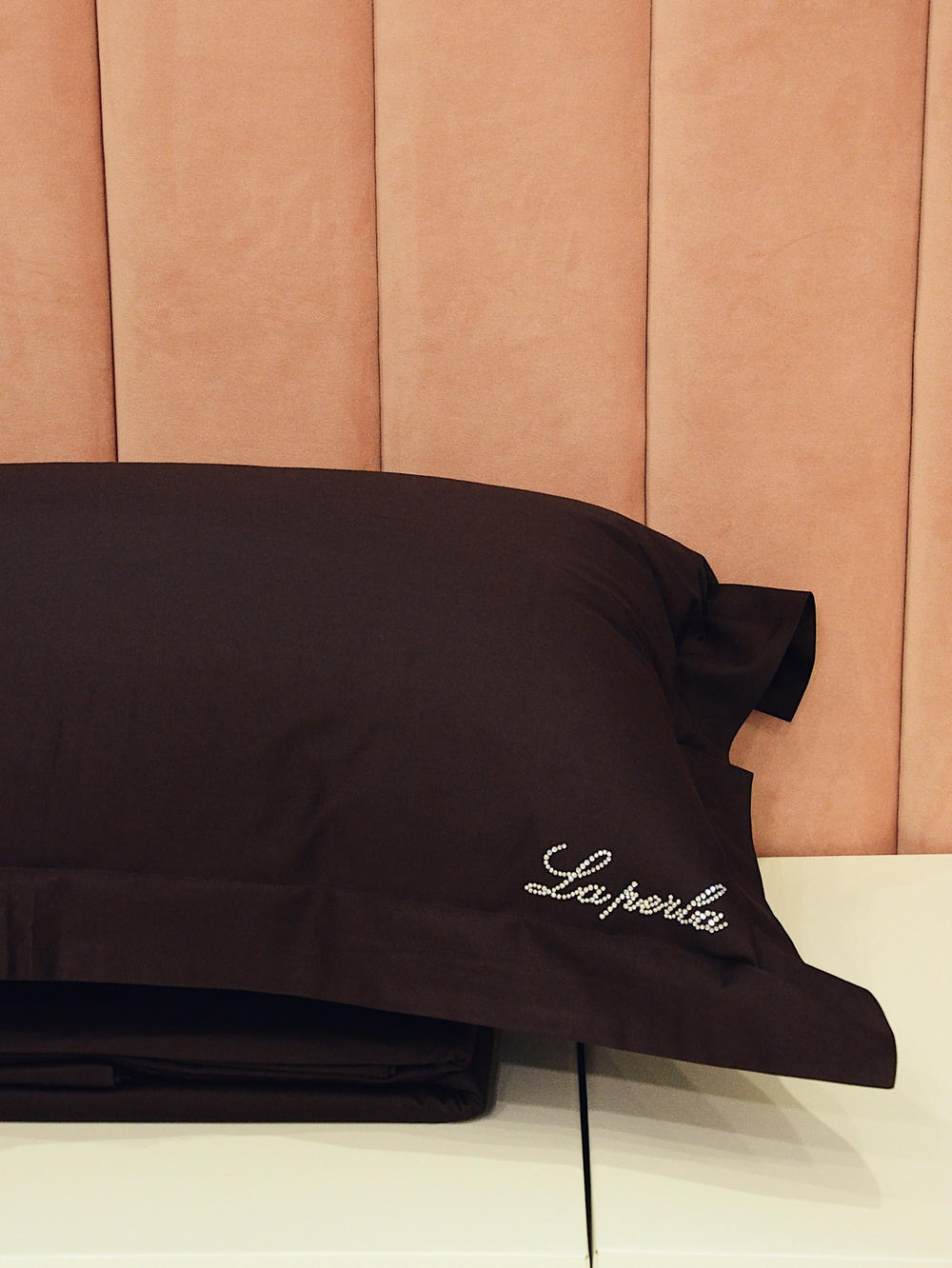 Однотонное постельное белье La Perla Dark Chocolate