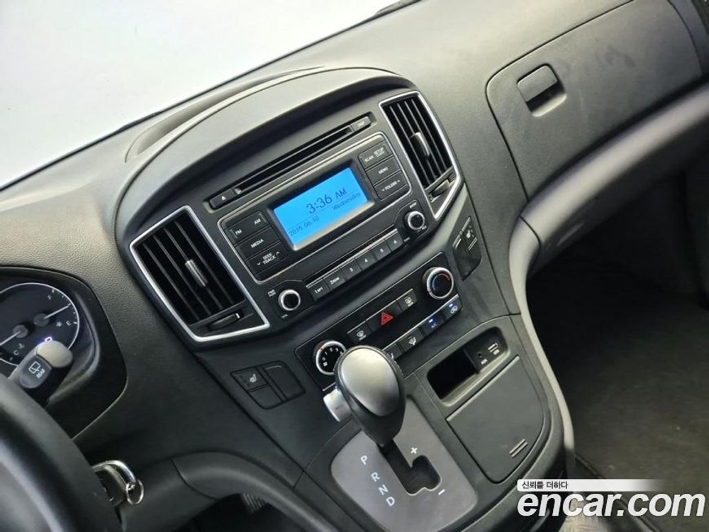 Hyundai The New Grand Starex Van 5-и местный (10.2019)