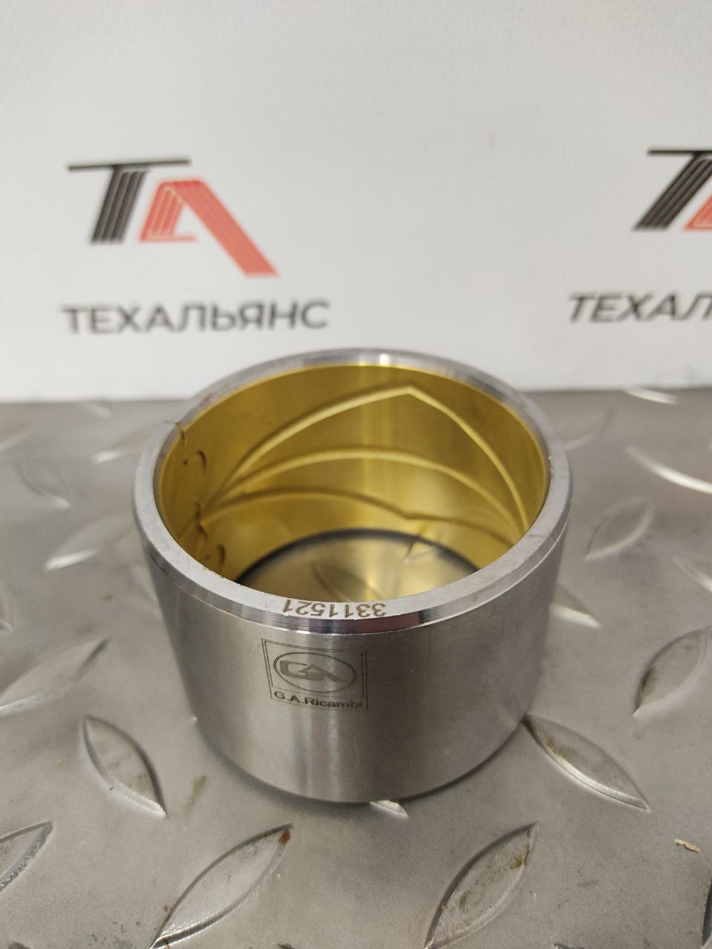 Втулка 331-1521