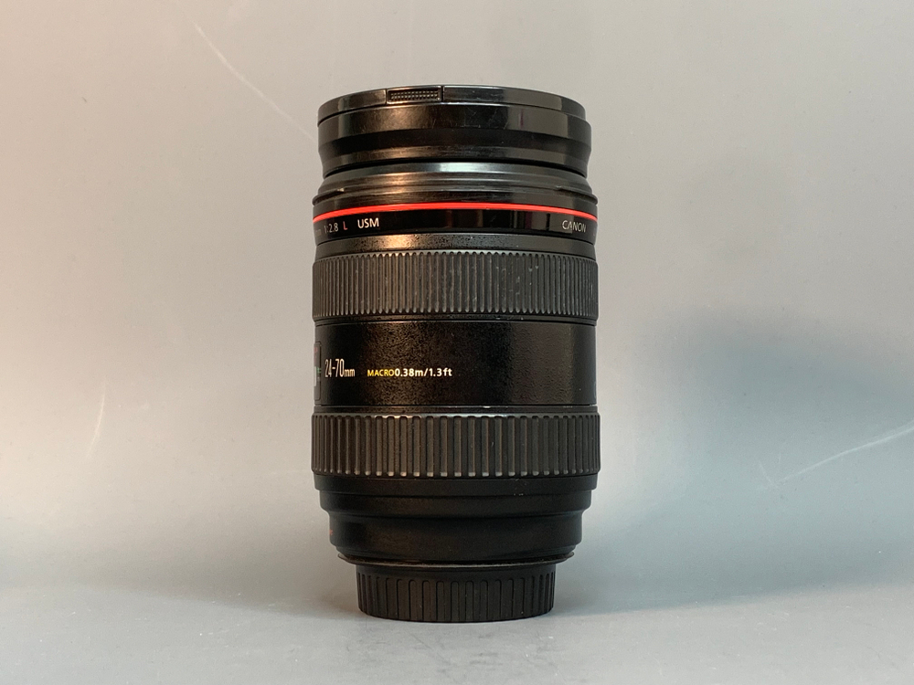 Canon EF 24-70mm 2.8L II USM царапки на передней линзе
