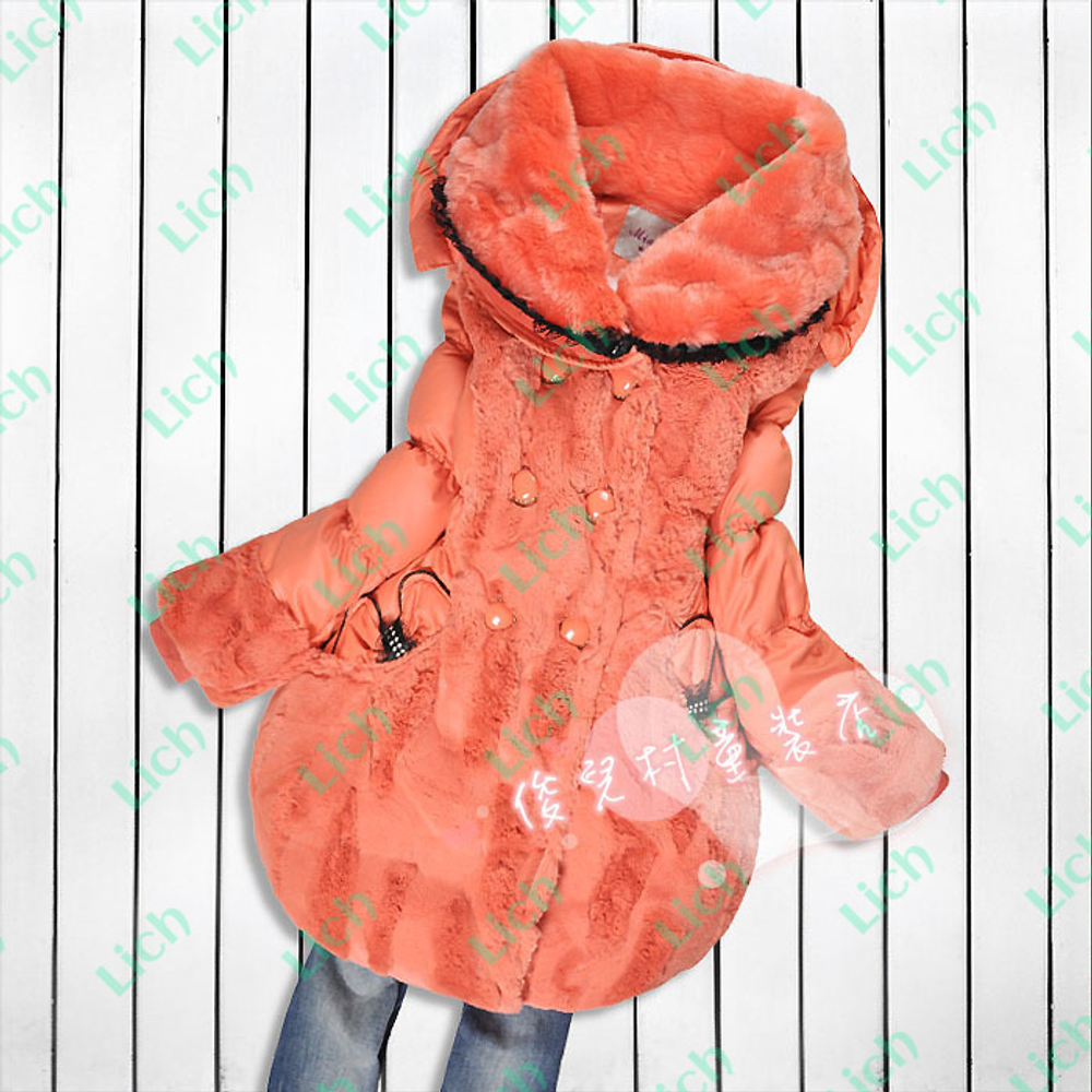 Куртка с отделкой искусственным мехом и окантовкой кружевом