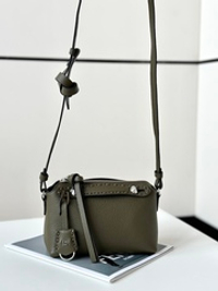 Fendi By The Way Selleria Mini 20 cm