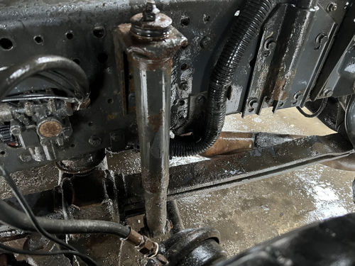 Амортизатор передний