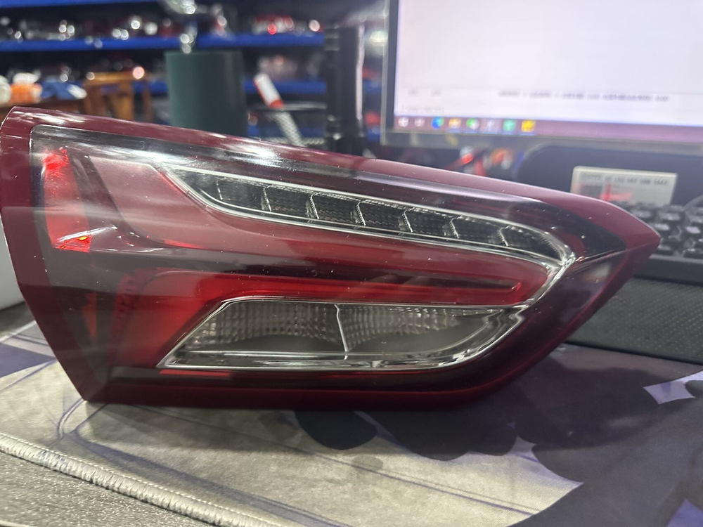 Задняя фара левый/правый Chevrolet Malibu XL оригинал