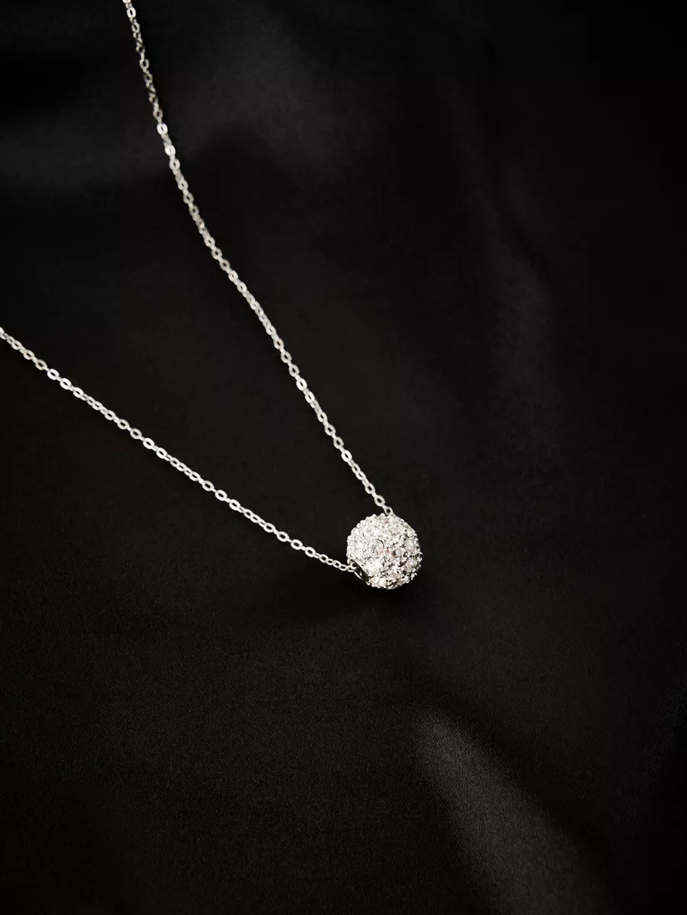 Кулон Серебряный шарик с кристаллами Swarovski