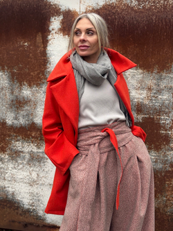 Пальто / оранжевая Вселенная