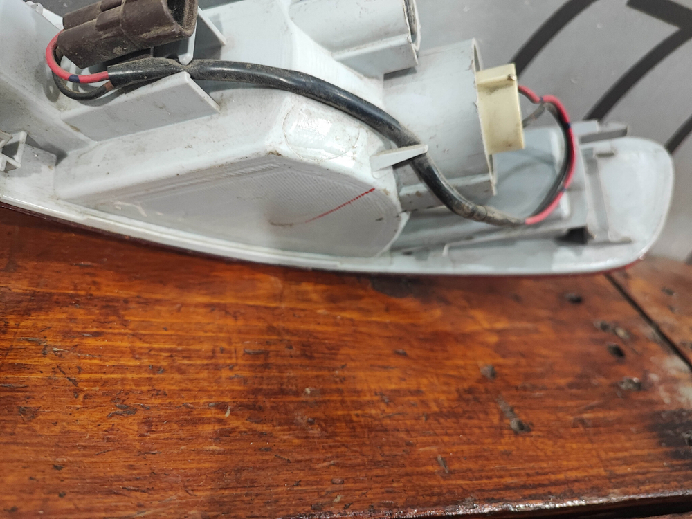 ПТФ задний левый Mitsubishi Outlander 2 (XL) 05-13 Б/У Оригинал 8355A003